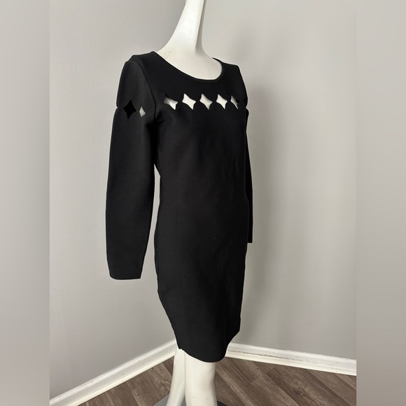 MILLY Scallop Cut Out Fitted Dress in Black Small $425 - Picture 10 of 12